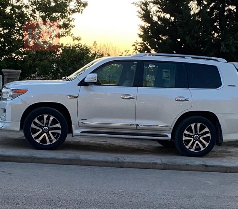 تويوتا لاندكروزر